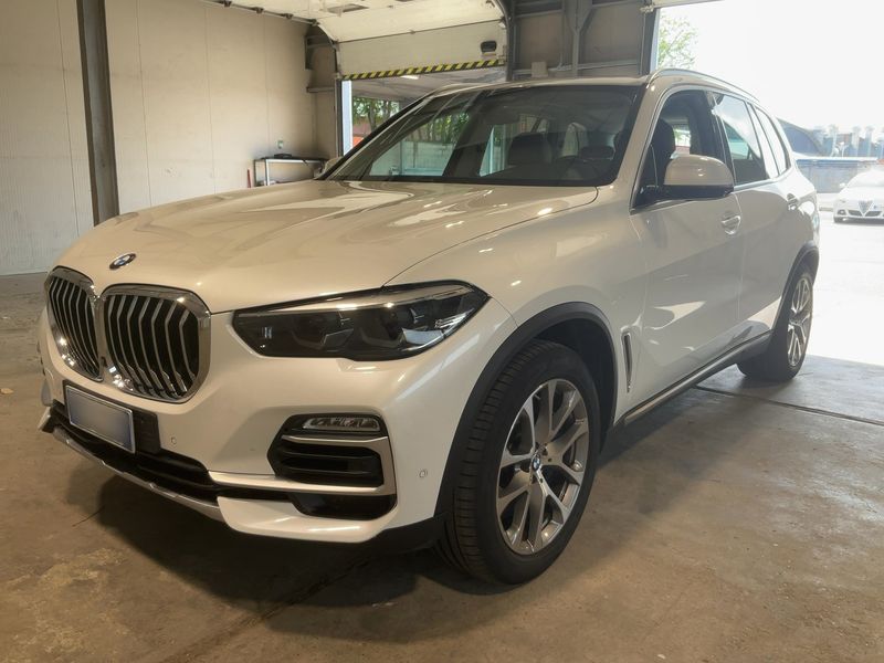 BMW X5 xDrive 30d — фото 1
