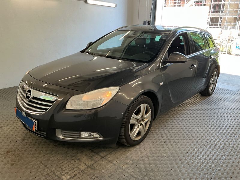 Opel Insignia Sports Tourer 2.0 CDTI — фото 1