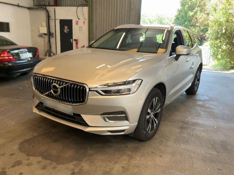 Volvo XC60 2.0 T6 Twin Engine Recharge Plug-in Hybrid — 1/8