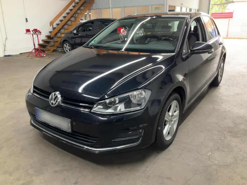 Volkswagen Golf VII 1.6 TDI — 1/8