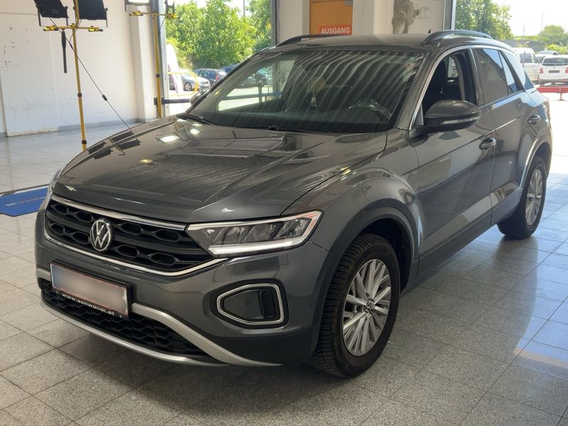 Volkswagen T-Roc 1.5 TSI ACT — 1/8