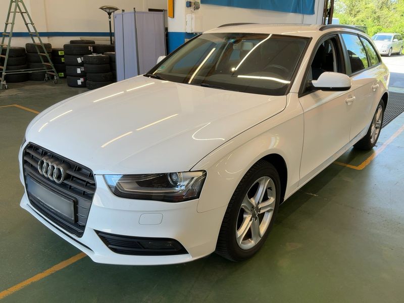 Audi A4 2.0 TDI — фото 1