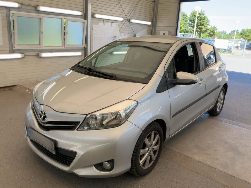 Toyota Yaris 1.33 Dual VVT-i — 1/8