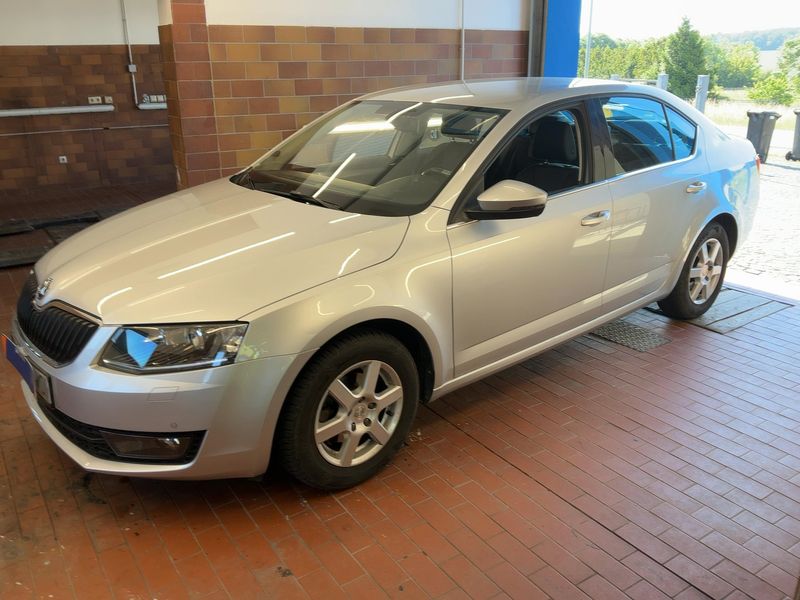 Skoda Octavia 1.2 TSI — 1/8
