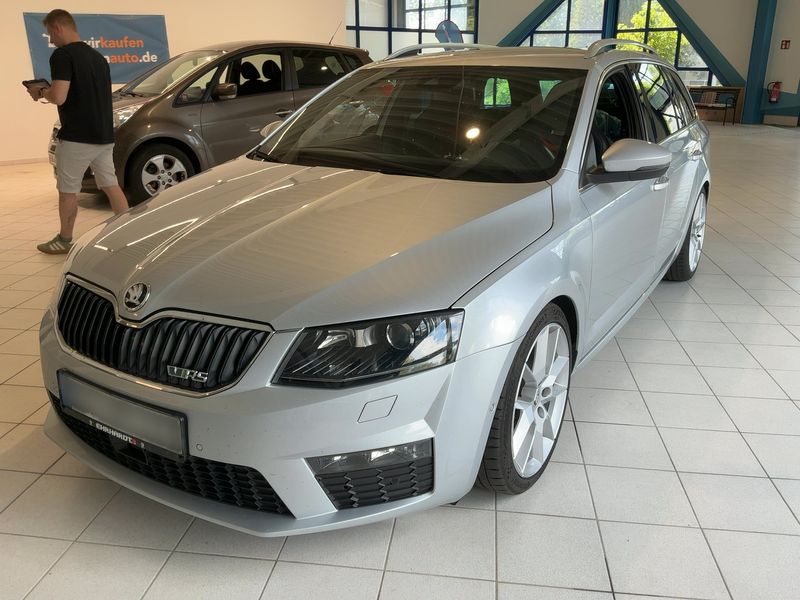 Skoda Octavia 2.0 TSI — 1/8