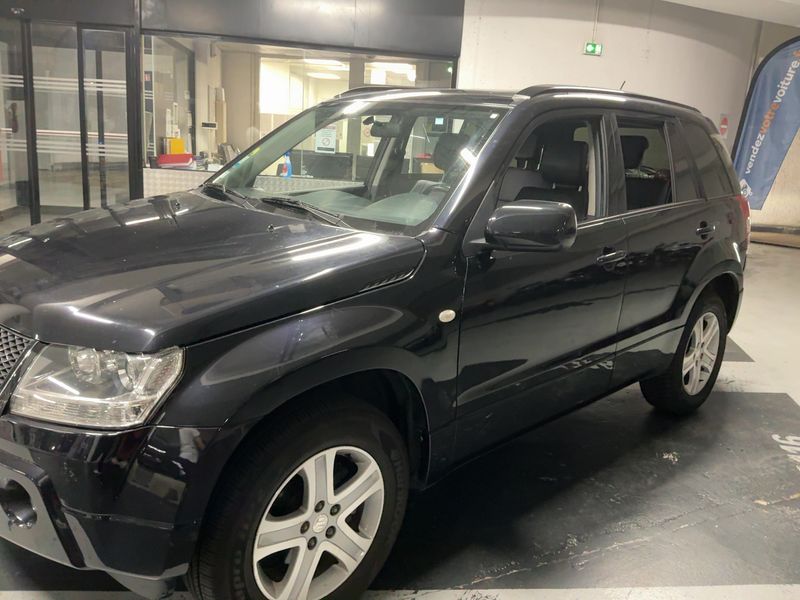 Suzuki Grand Vitara 2.0 — 1/8