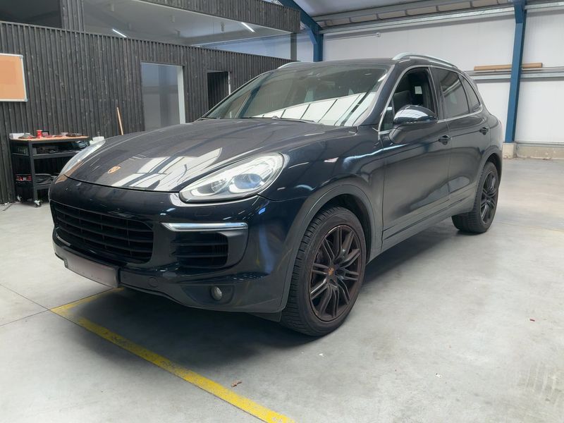 Porsche Cayenne Diesel — 1/8