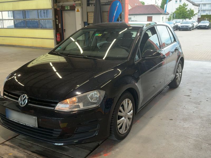 Volkswagen Golf VII 2.0 TDI — 1/8