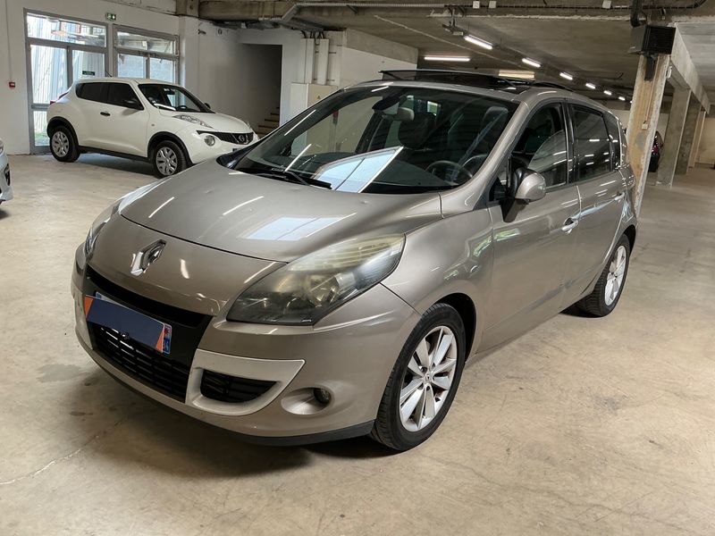 Renault Scenic 2.0 dCi — фото 1