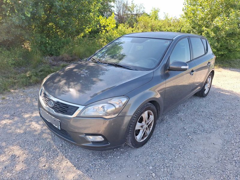 Kia cee'd 1.6 CRDi — фото 1