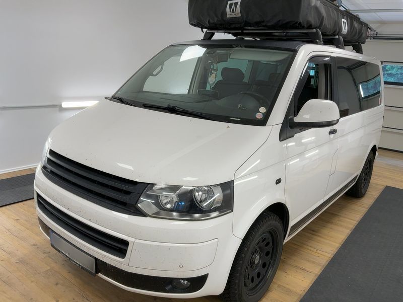 Volkswagen T5 Multivan 2.0 TDI — фото 1