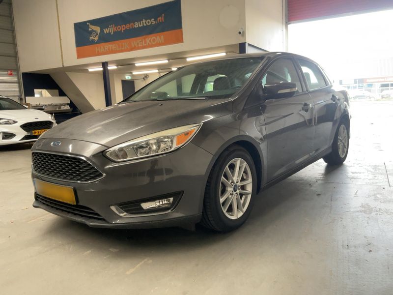 Ford Focus 2.0 EcoBoost — 1/8