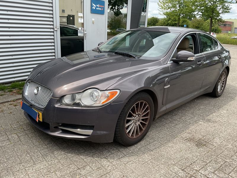 Jaguar XF 2.7 D V6 — 1/8
