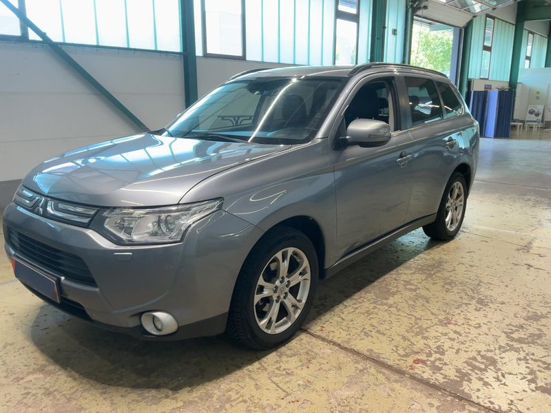 Mitsubishi Outlander 2.2 DI-D — 1/8