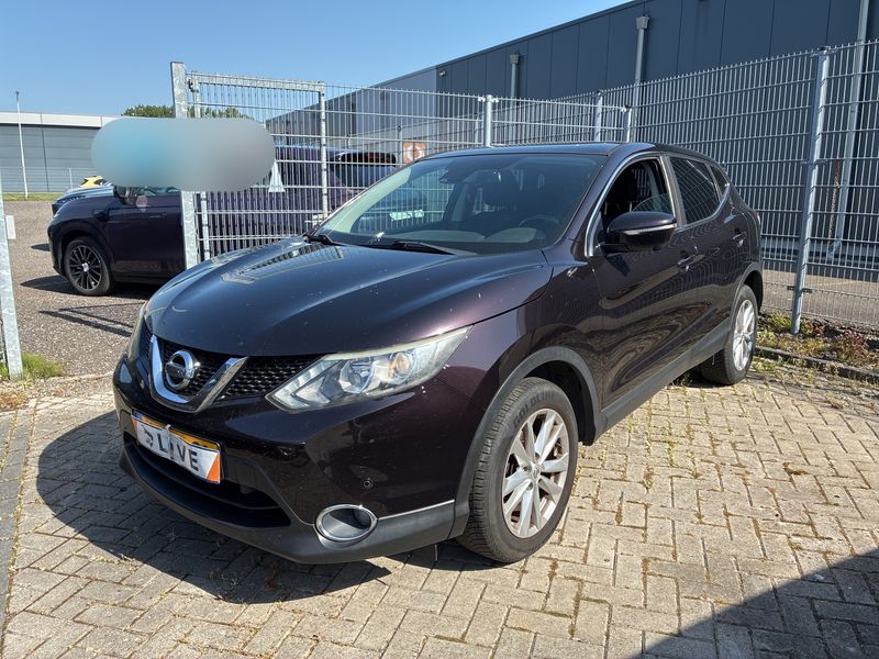 Nissan Qashqai 1.2 — 1/8