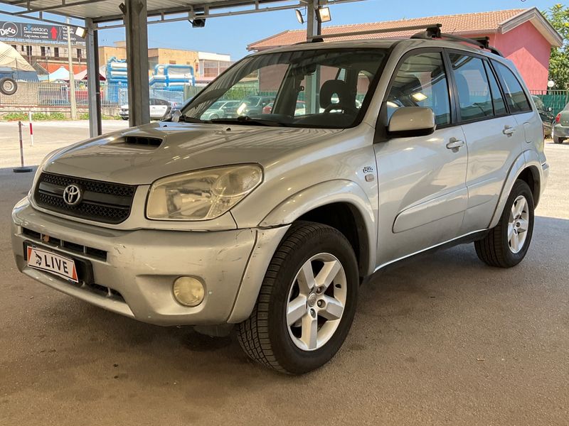 Toyota RAV 4 2.0 D-4D — 1/8
