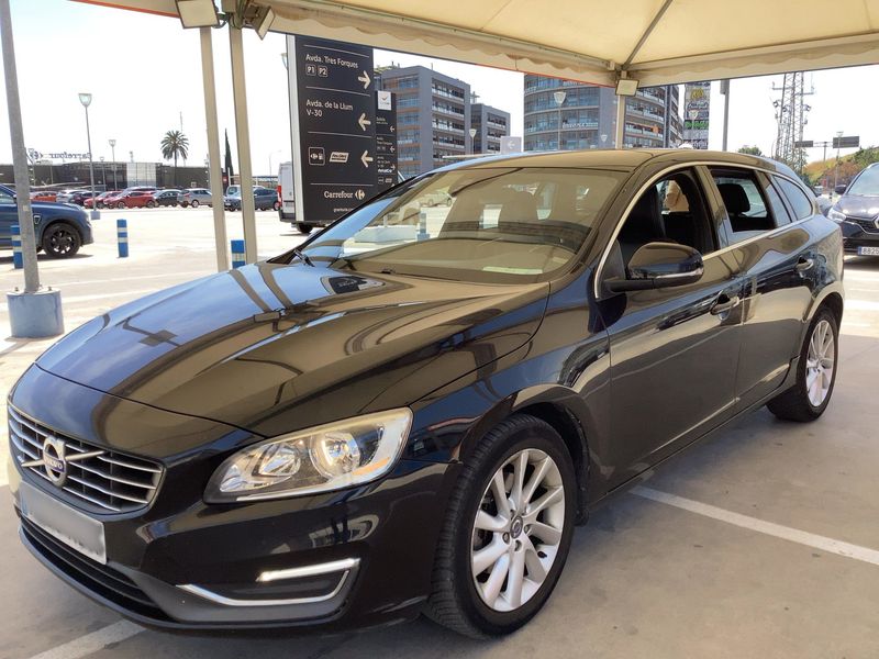 Volvo V60 2.0 D4 — 1/8