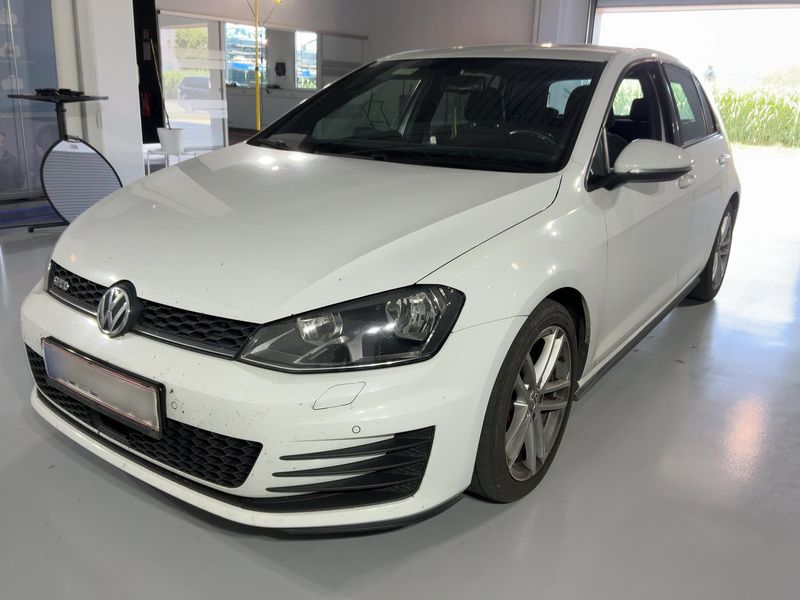 Volkswagen Golf VII 2.0 TDI — фото 1