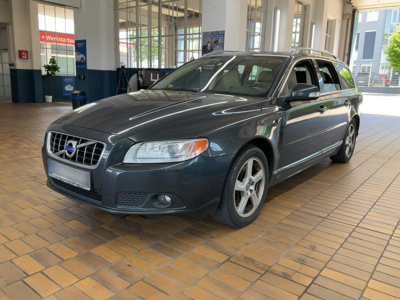 Volvo V70 2.0 D4 — 1/8