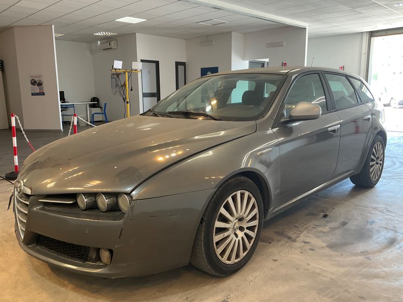 Alfa Romeo Alfa 159 1.9 JTD — 1/8