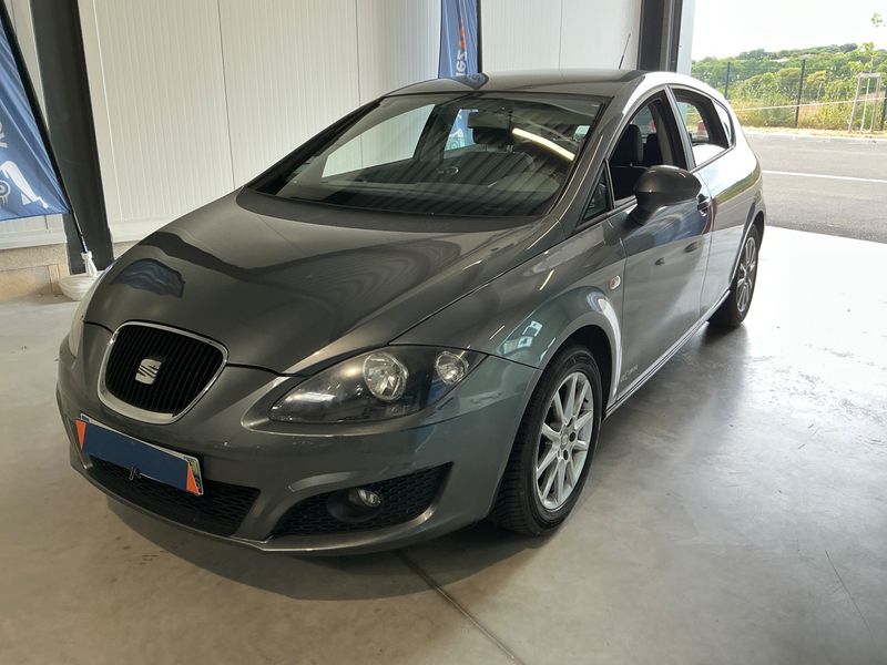 Seat Leon 1.6 TDI — фото 1