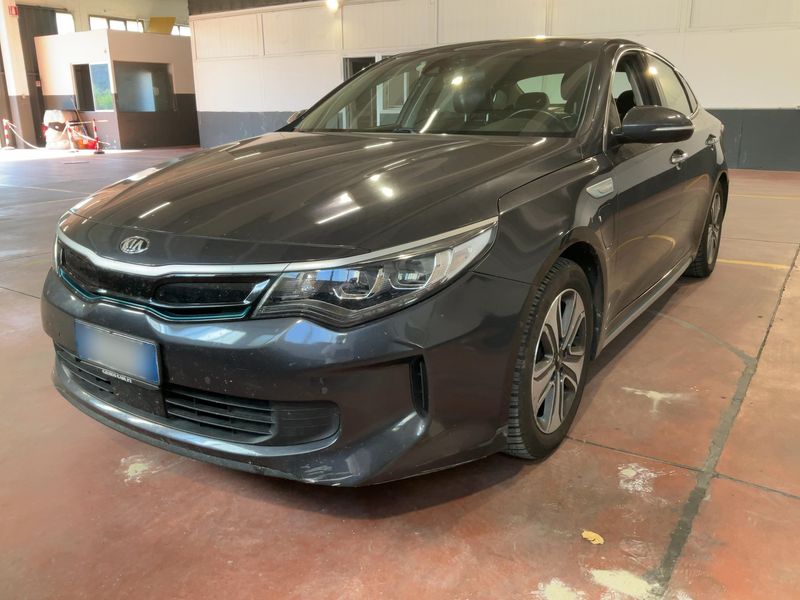 Kia Optima 2.0 Hybrid — 1/8