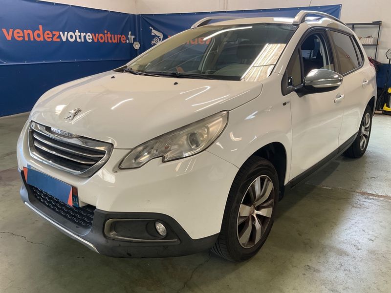 Peugeot 2008 1.2 VTi — 1/8