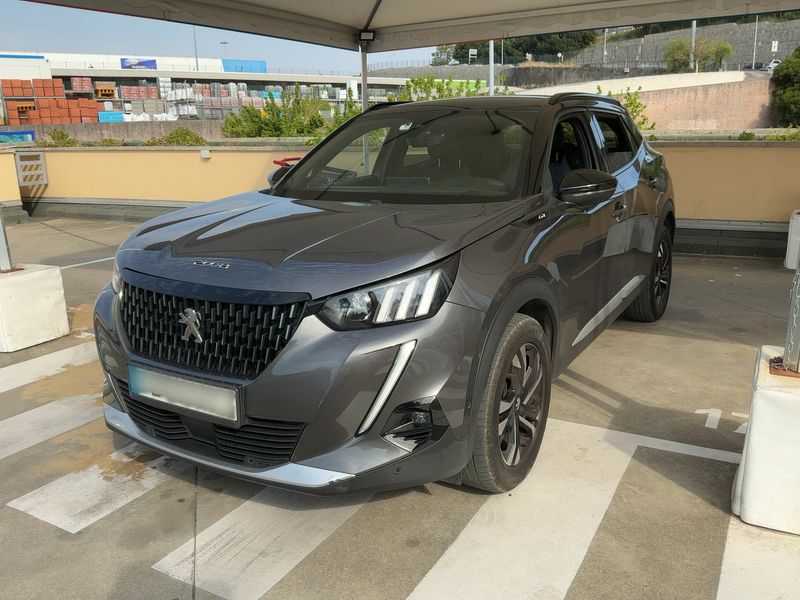 Peugeot 2008 1.2 PureTech — 1/8