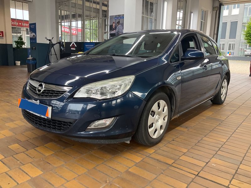 Opel Astra 1.6 — 1/8