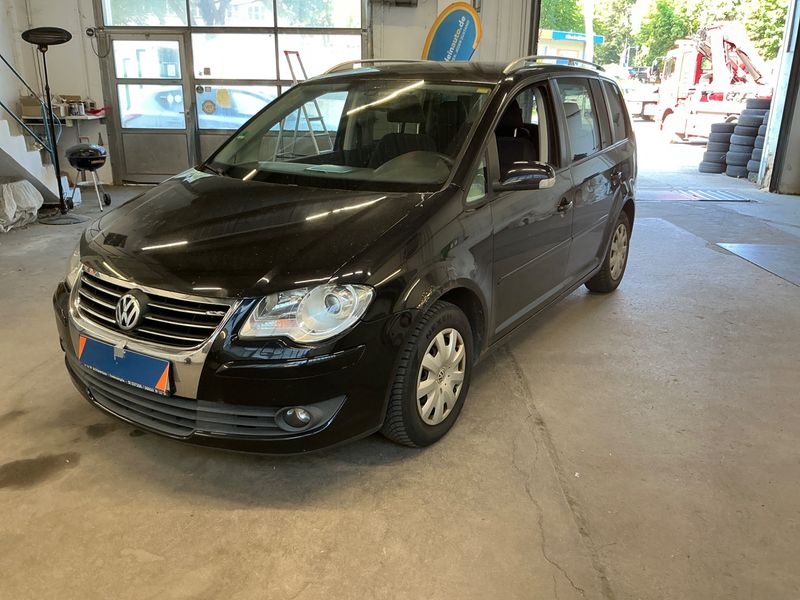 Volkswagen Touran 2.0 TDI — 1/8