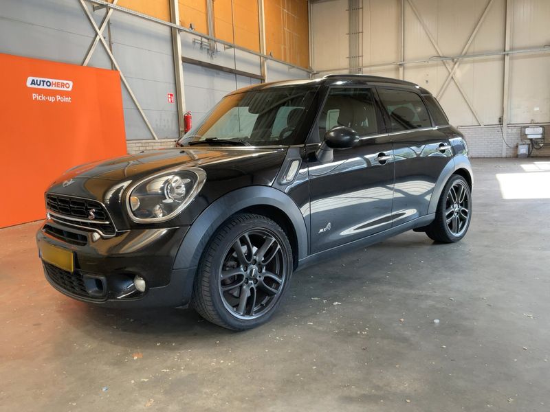 MINI Countryman Cooper S — 1/8
