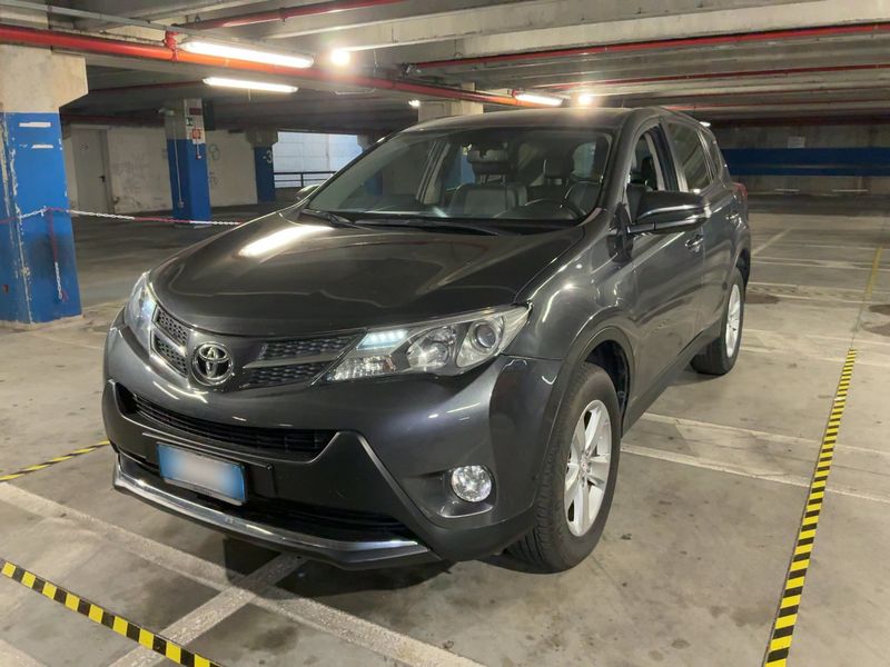 Toyota RAV 4 2.0 D-4D — 1/8