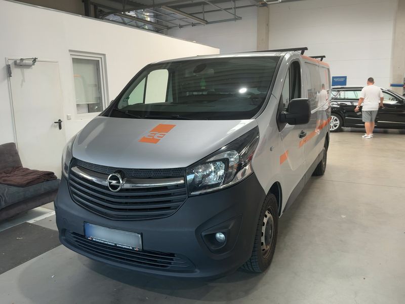 Opel Vivaro 1.6 CDTI Biturbo — фото 1