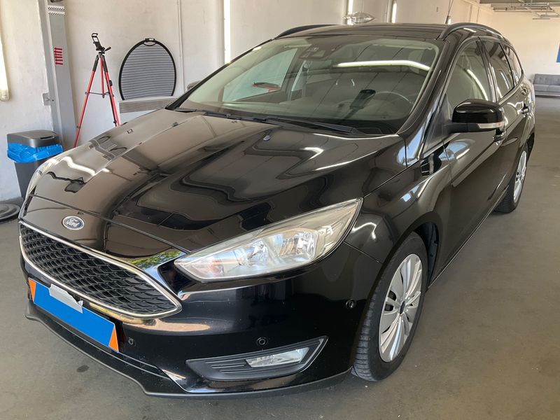 Ford Focus 1.0 EcoBoost — фото 1