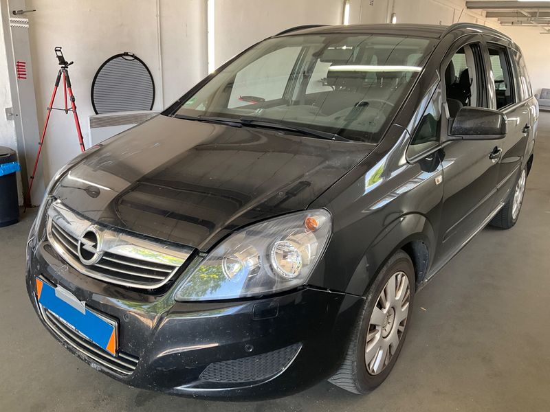Opel Zafira 1.8 — фото 1