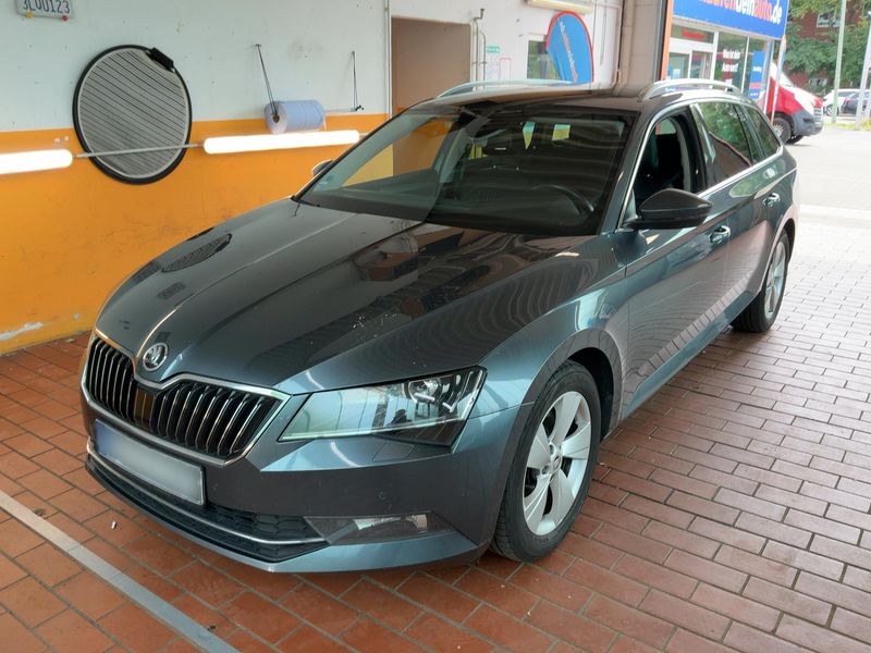 Skoda Superb 2.0 TDI — 1/8