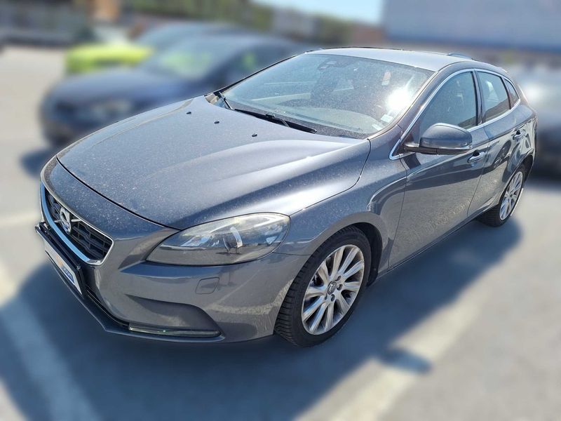 Volvo V40 1.6 D2 — 1/8
