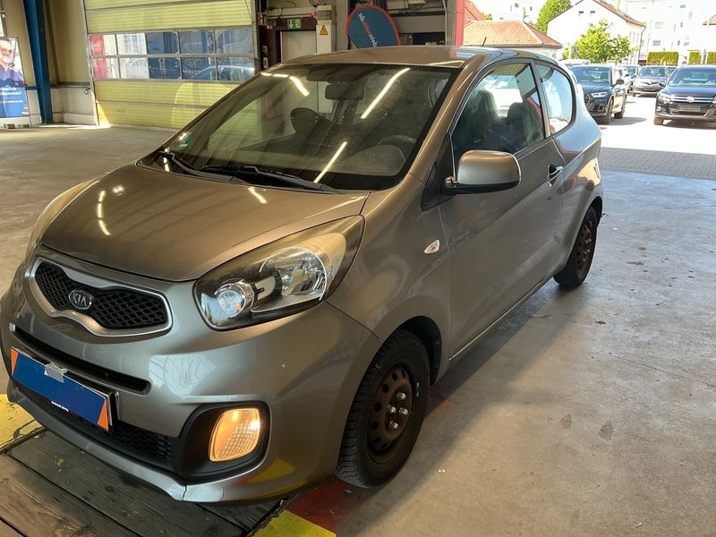 Kia Picanto 1.0 — 1/8