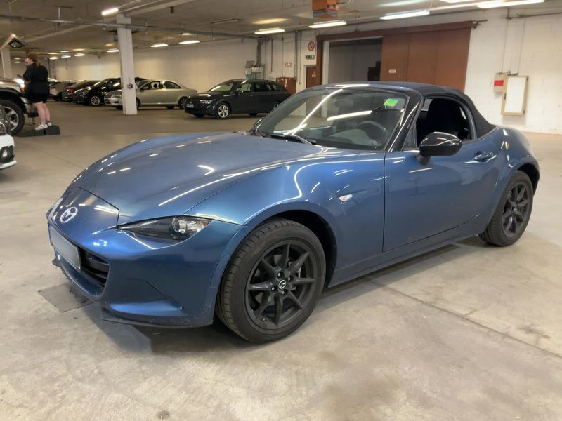 Mazda MX-5 1.5 — 1/8