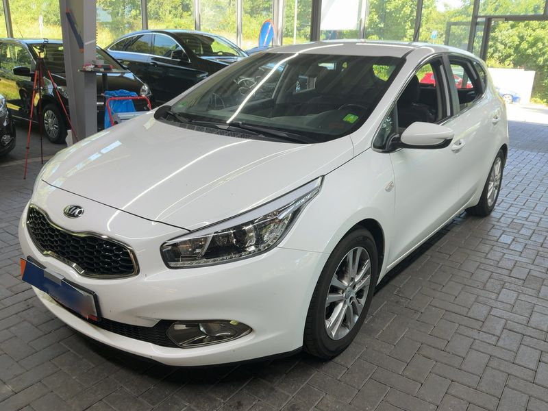 Kia cee'd 1.4 — 1/8