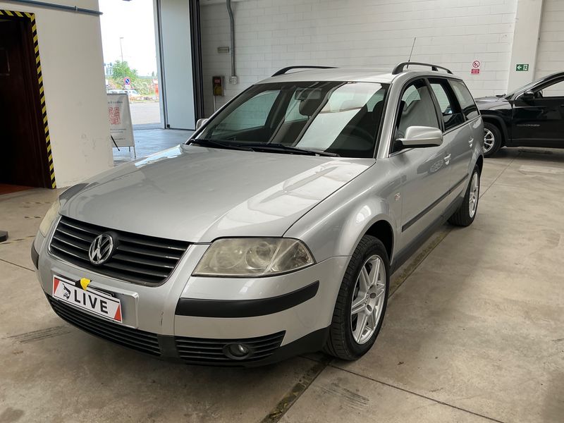 Volkswagen Passat 1.9 TDI — 1/8