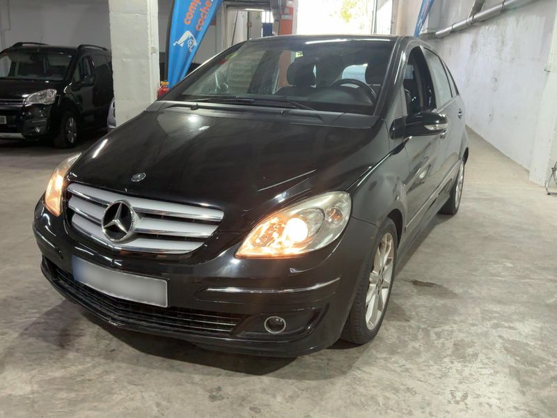 Mercedes-Benz B-Klasse B 200 CDI — 1/8