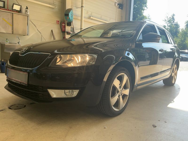 Skoda Octavia 1.6 TDI — 1/8
