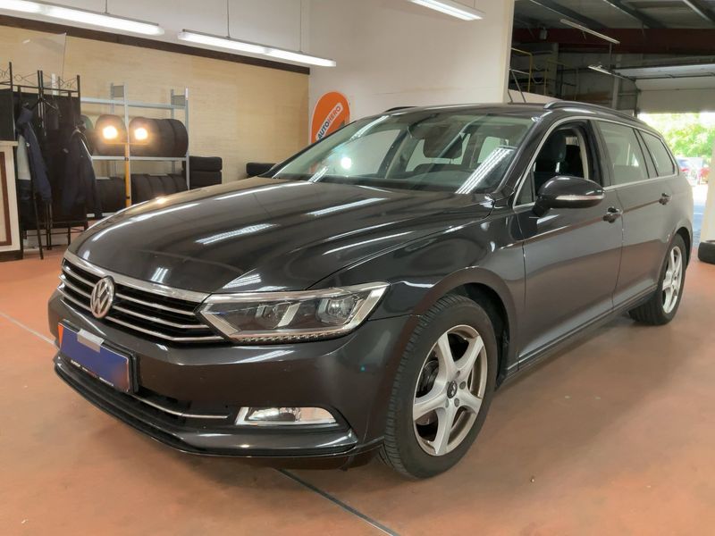 Volkswagen Passat 2.0 TDI — 1/8