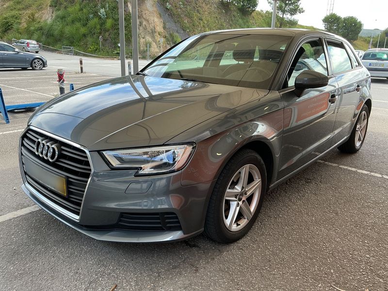 Audi A3 Sportback 30 TFSI — 1/8