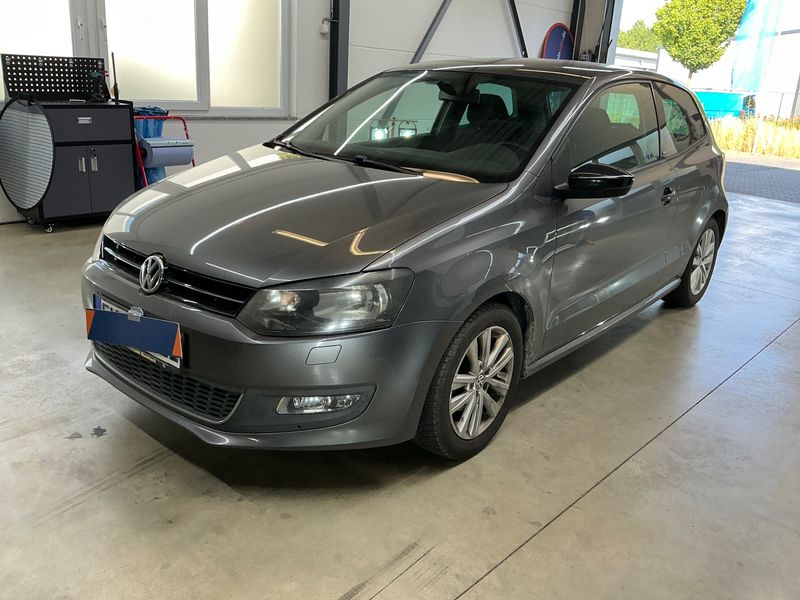 Volkswagen Polo 1.4 FSI — 1/8