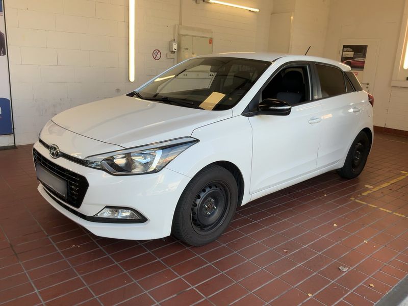 Hyundai i20 1.2 — 1/8