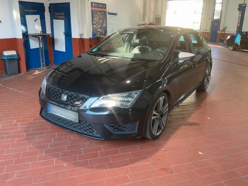 Seat Leon 2.0 TSI — 1/8