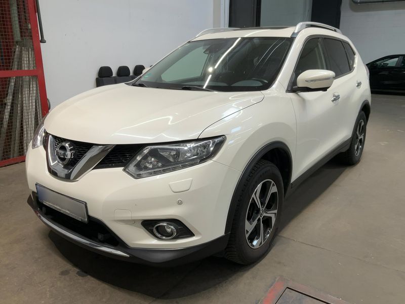 Nissan X-Trail 2.0 dCi — 1/8