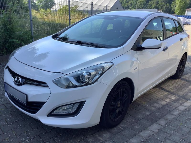 Hyundai i30 1.4 — 1/8